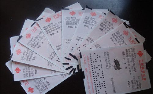 买彩票，规律与运气的交织