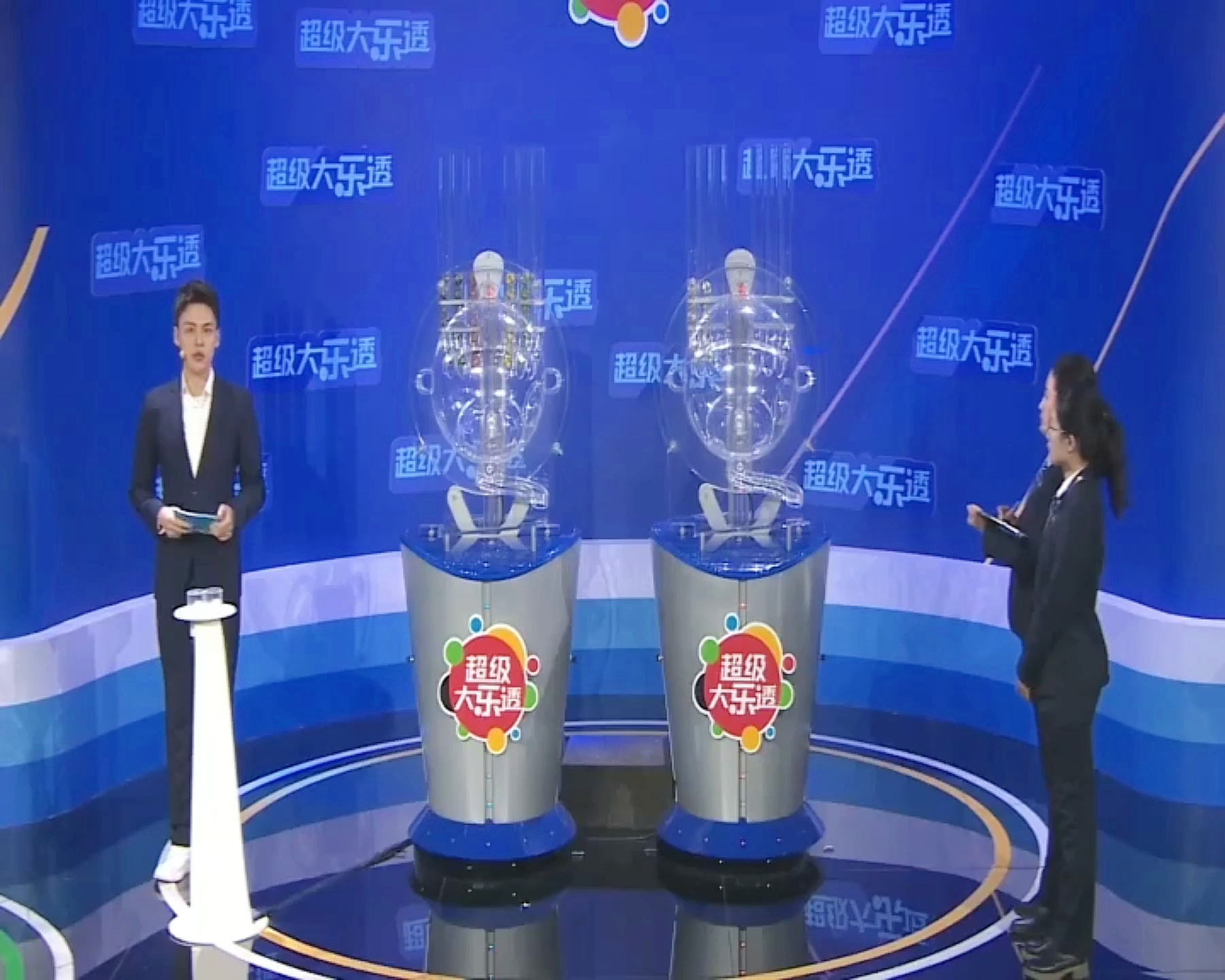 探秘新奥门开奖直播，今日几点揭晓，视频回顾最新一期新澳门开奖直播